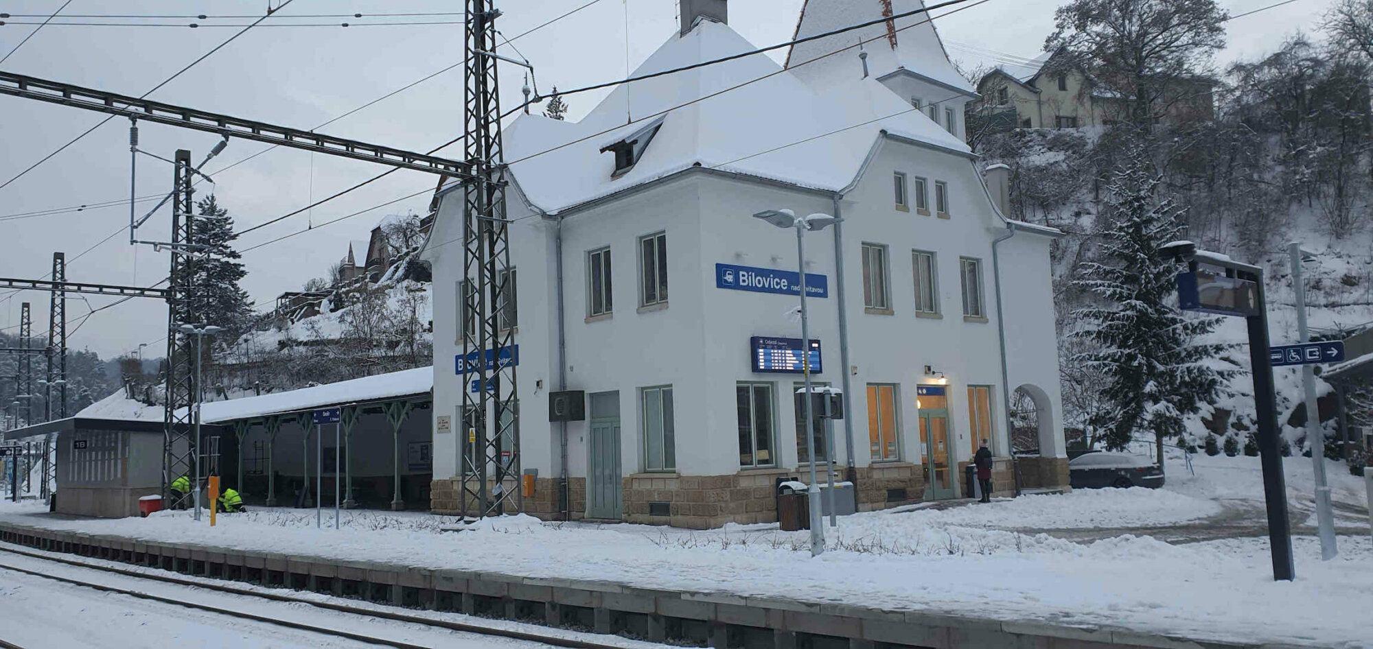 Bílovice nad Svitavou, vlaková zastávka, autor Pavel Boucník, převzato z Vlakem jednoduše