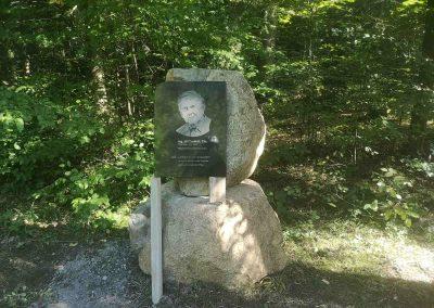 Památník Jiřího Truhláře u Klepačova při lesní cestě Klepačovská