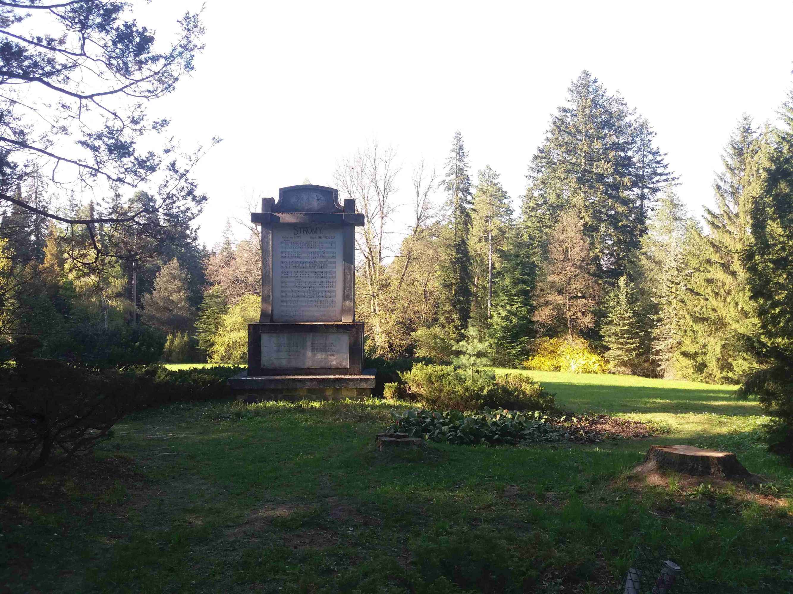 Arboreto Řícmanice - Monumento de Arboj