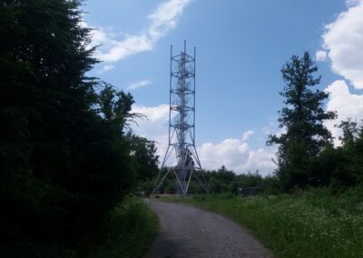 Budovaná nová rozhledna nad Bílovicemi nad Svitavou