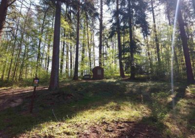 Lesní cesta Resslova (dříve Červená) - Konšelův pomník