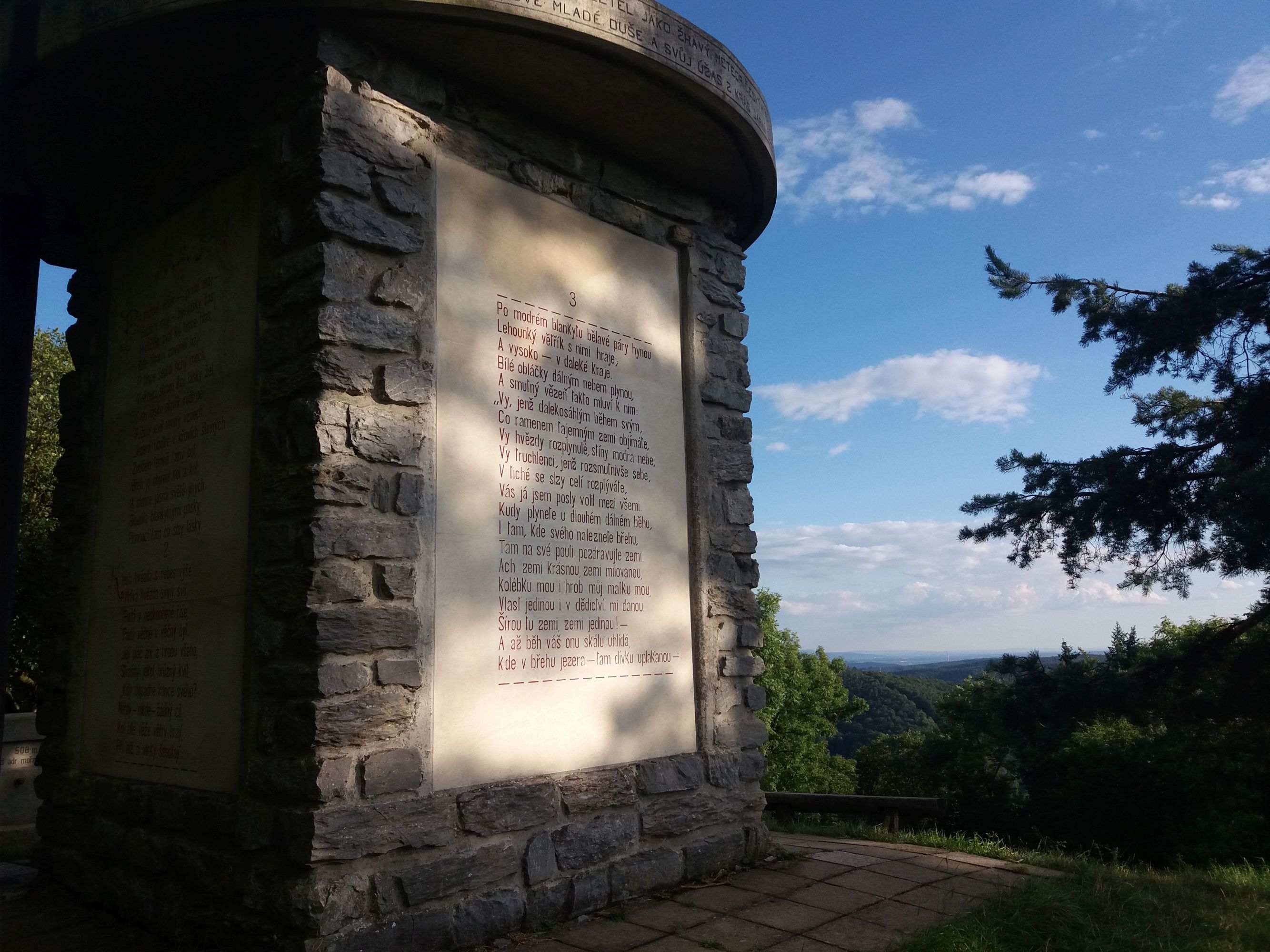 De la arboreto de Křtiny tra plej belaj lokoj al Adamov