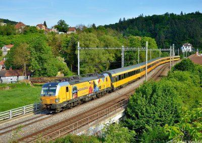 Vlak RegioJetu v Bílovicích nad Svitavou, autor Tomáš Vyplašil, zdroj Lokomotivy.net